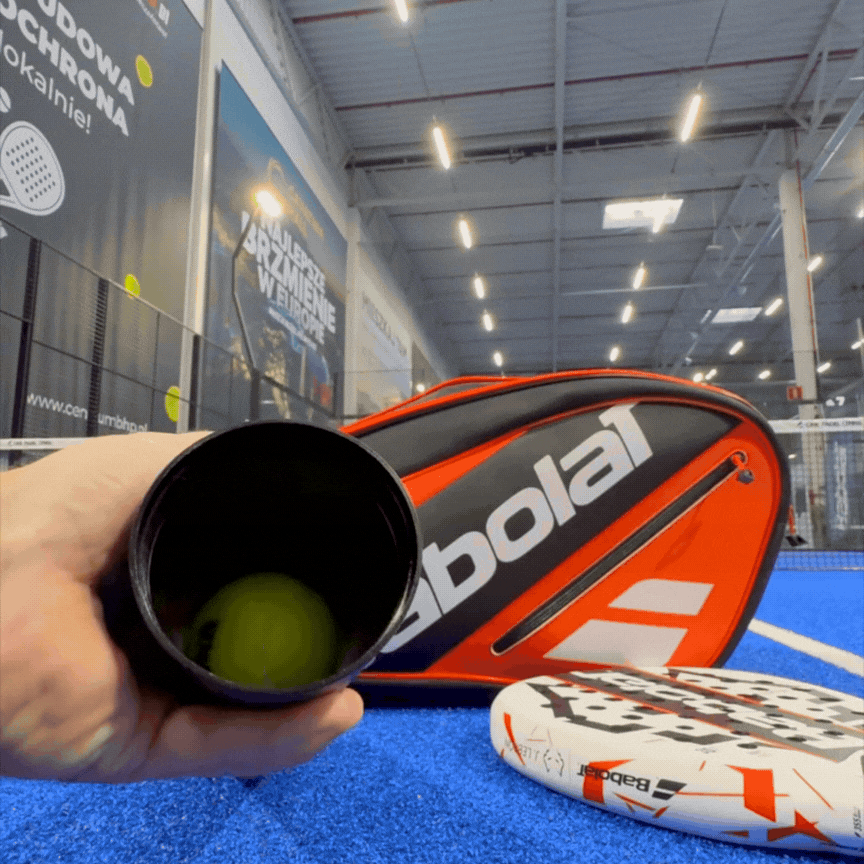 Wkładanie piłek do tuby PADELWAY